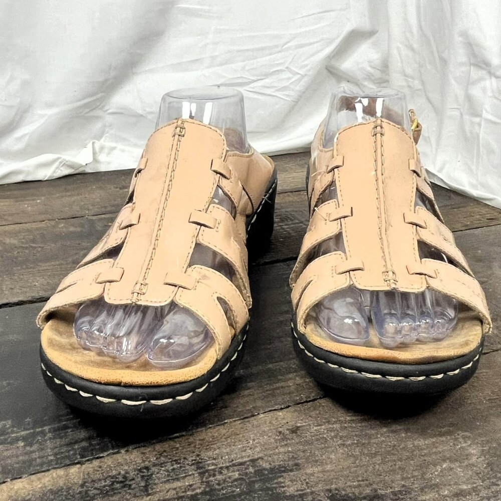 Clarks Collection Beige Patent Leather Lexi Marigold Wedge Open Toe Sandals 11W